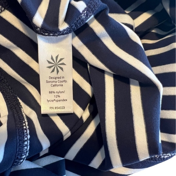 Athleta Striped Cropped Leggings. Size: M Color: Dark Blue and White - Picture 3 of 9